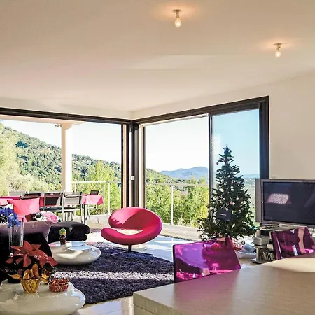 Holiday home Awesome In Du With Kitchen